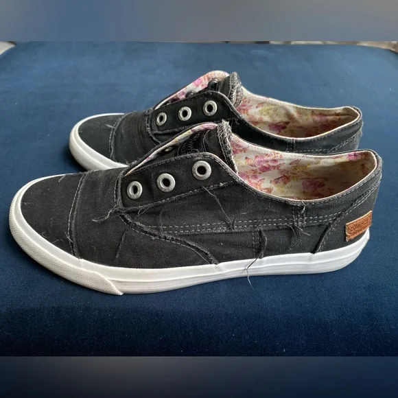 Blowfish Malibu Women's Black Sneakers - Picture 5 of 6